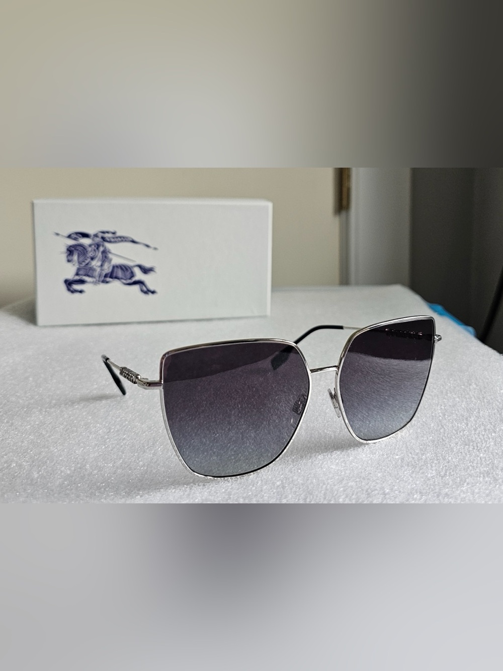 Burberry Alexis Cat Eye Sunglasses - BE 3143 1005/8G - NEW W/ BOX - Picture 3 of 7